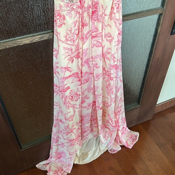 Mac Duggal Anthropologie Floral Printed Ruffle Shoulder Lace Up Gown size 2. - Picture 12 of 17